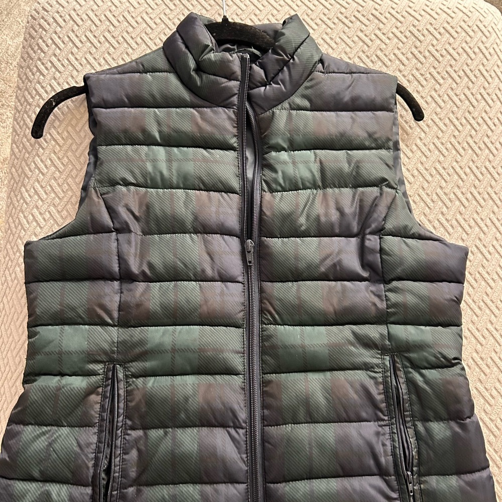 Stylish Women's Dark Green Puffer Vest